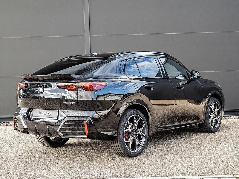 Neu BMW X2 Performance 156 PS (114 kW) 2026 Saphirschwarz SUV