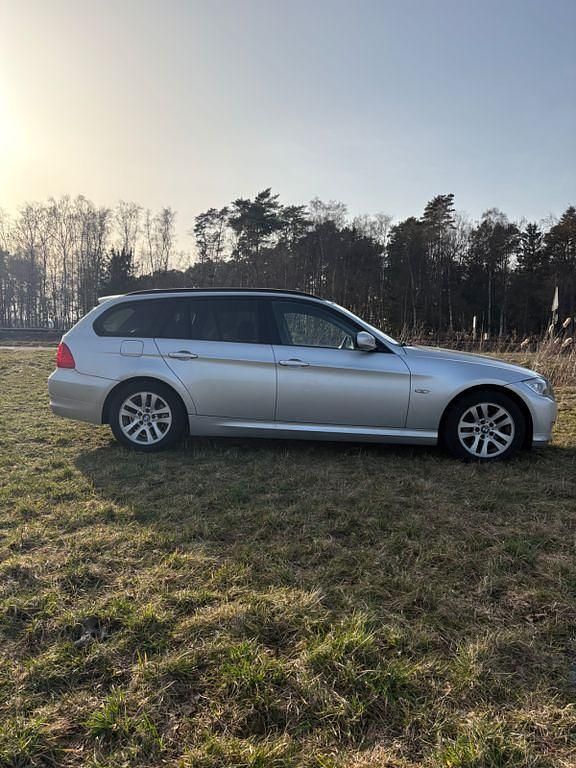 Gebraucht BMW 316 116 PS (85 kW) 2011 Silber Kombi