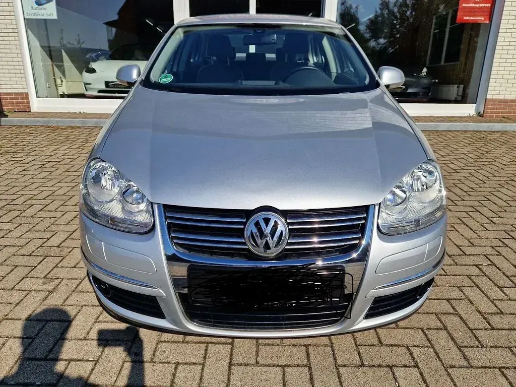 Gebraucht VW Jetta 105 PS (77 kW) 2006 Silber Limousine