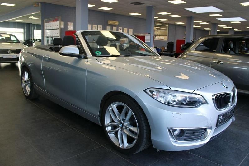 Glaciersilber metallic Gebraucht 2016 BMW 220 Cabrio | 18.980 € (Fairer Preis) - Bild 1/4
