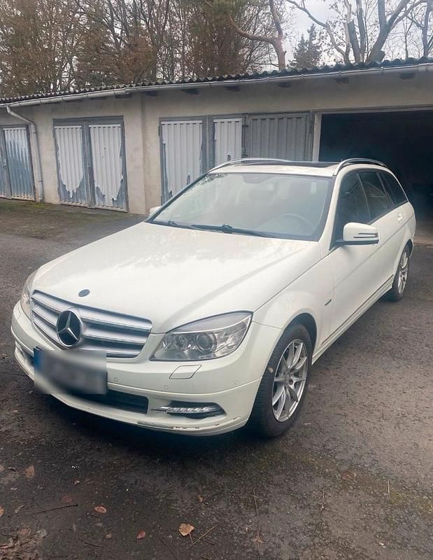 Weiß Gebraucht 2010 Mercedes C250 Elegance Kombi | 5.500 € (Fairer Preis) - Bild 1/4