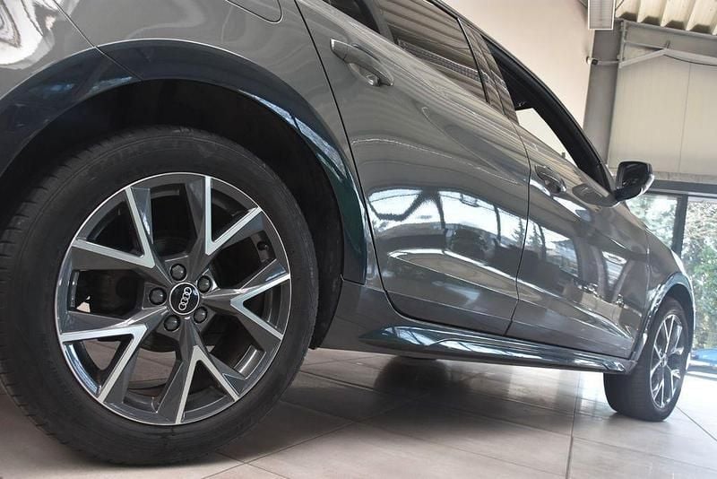 Gebraucht Audi A1 Comfort 150 PS (110 kW) 2022 Grau metallic SUV