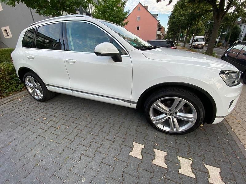 Gebraucht VW Touareg Terrain Tech 262 PS (192 kW) 2018 Weiß SUV