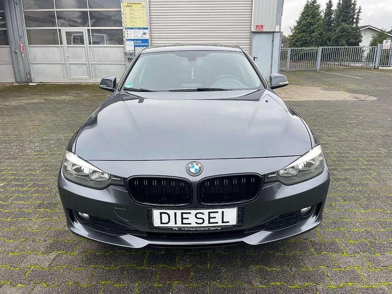 Gebraucht BMW 316 116 PS (85 kW) 2015 Grau Limousine