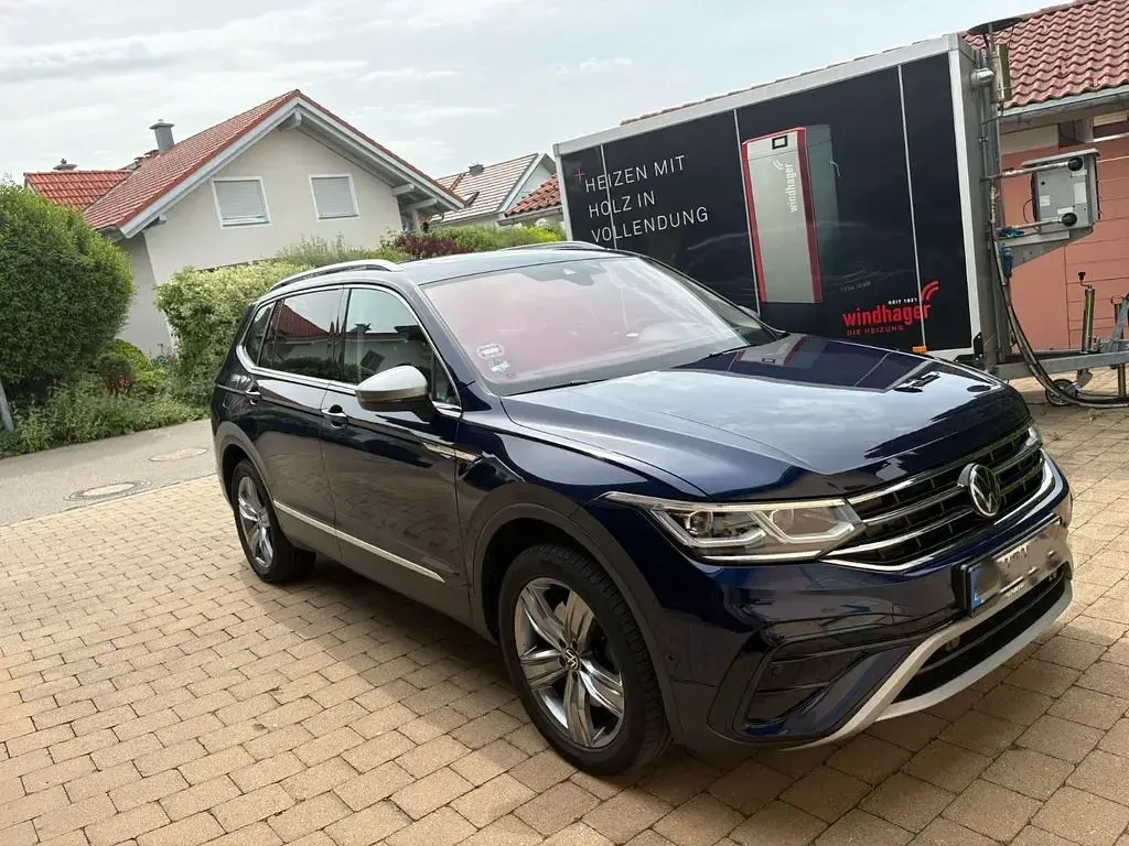 Gebraucht VW Tiguan Allspace 190 PS (139 kW) 2023 Blau SUV