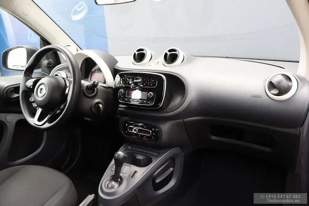 Gebraucht Smart ForTwo Electric Drive Pure 60 kW (82 PS) 2018 Schwarz