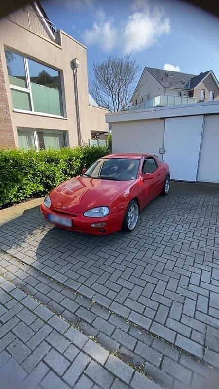 Gebraucht Mazda MX3 107 PS (78 kW) 1998 Rot Kleinwagen