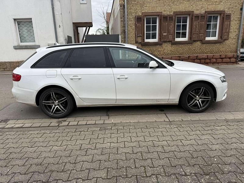 Gebraucht Audi A4 Ambiente 143 PS (105 kW) 2010 Weiß Kombi