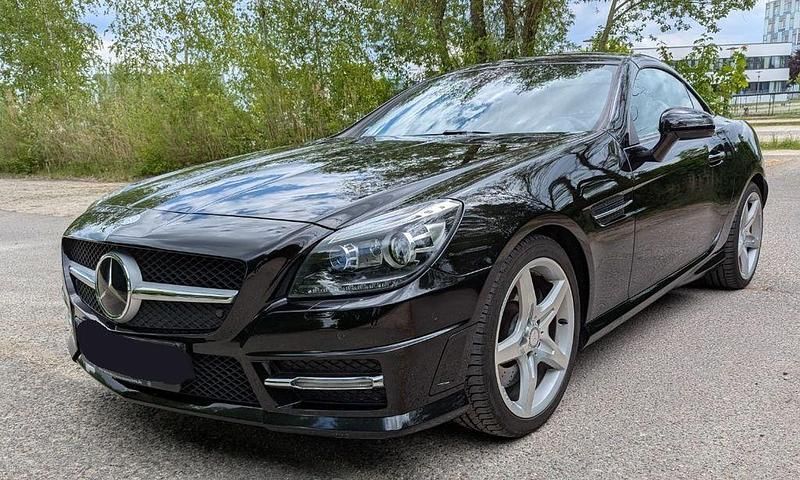 Schwarz Gebraucht 2011 Mercedes SLK200 AMG Cabrio | 18.900 € (Fairer Preis) - Bild 1/4