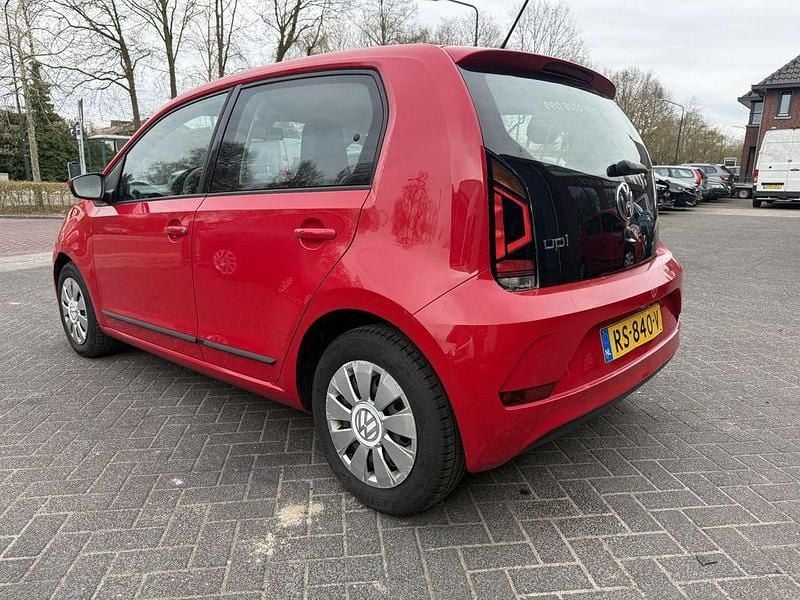 Usado VW up! move up! 60 CV (44 kW) 2018 Rojo Utilitario