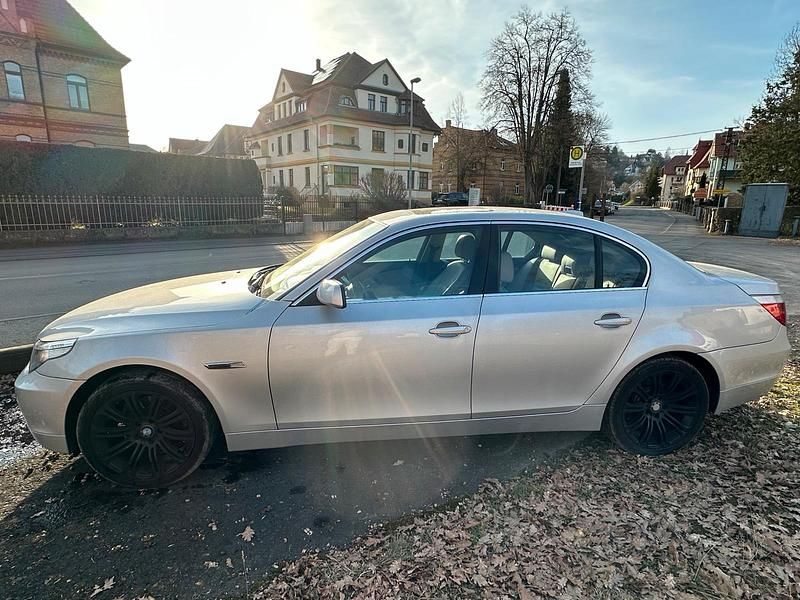 Gebraucht BMW 520 170 PS (125 kW) 2003 Silber Limousine