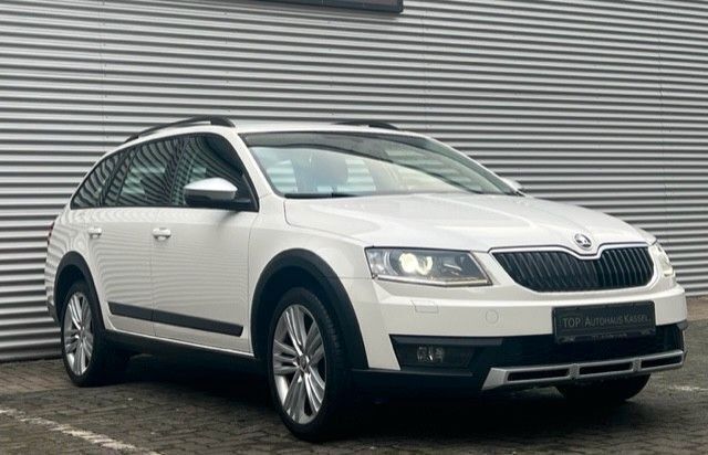 Weiß Gebraucht 2015 Skoda Octavia Scout 4x4 Kombi | 11.990 € (Guter Preis) - Bild 1/4