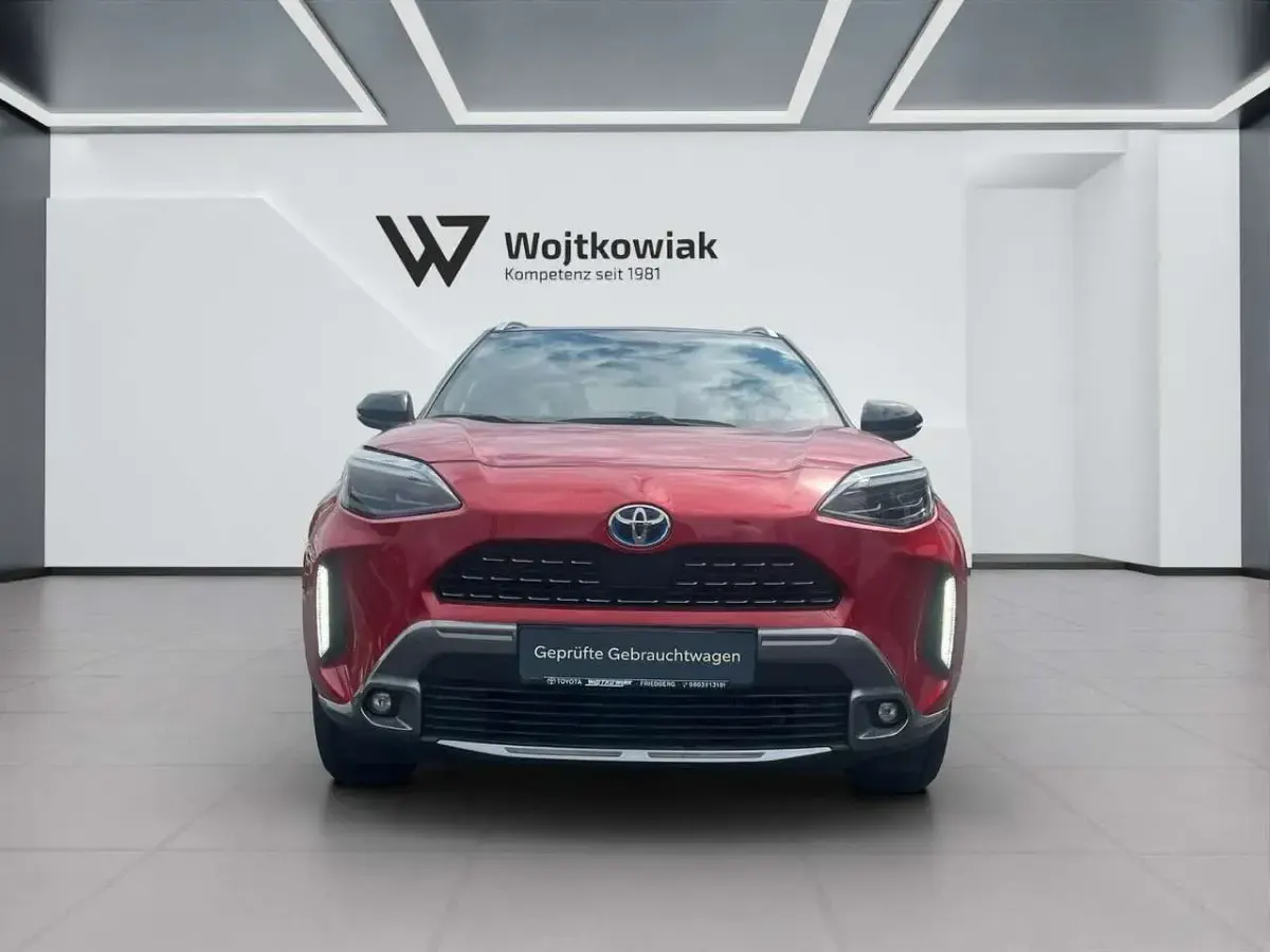 Gebraucht Toyota Yaris Cross 116 PS (85 kW) 2022 Rot SUV