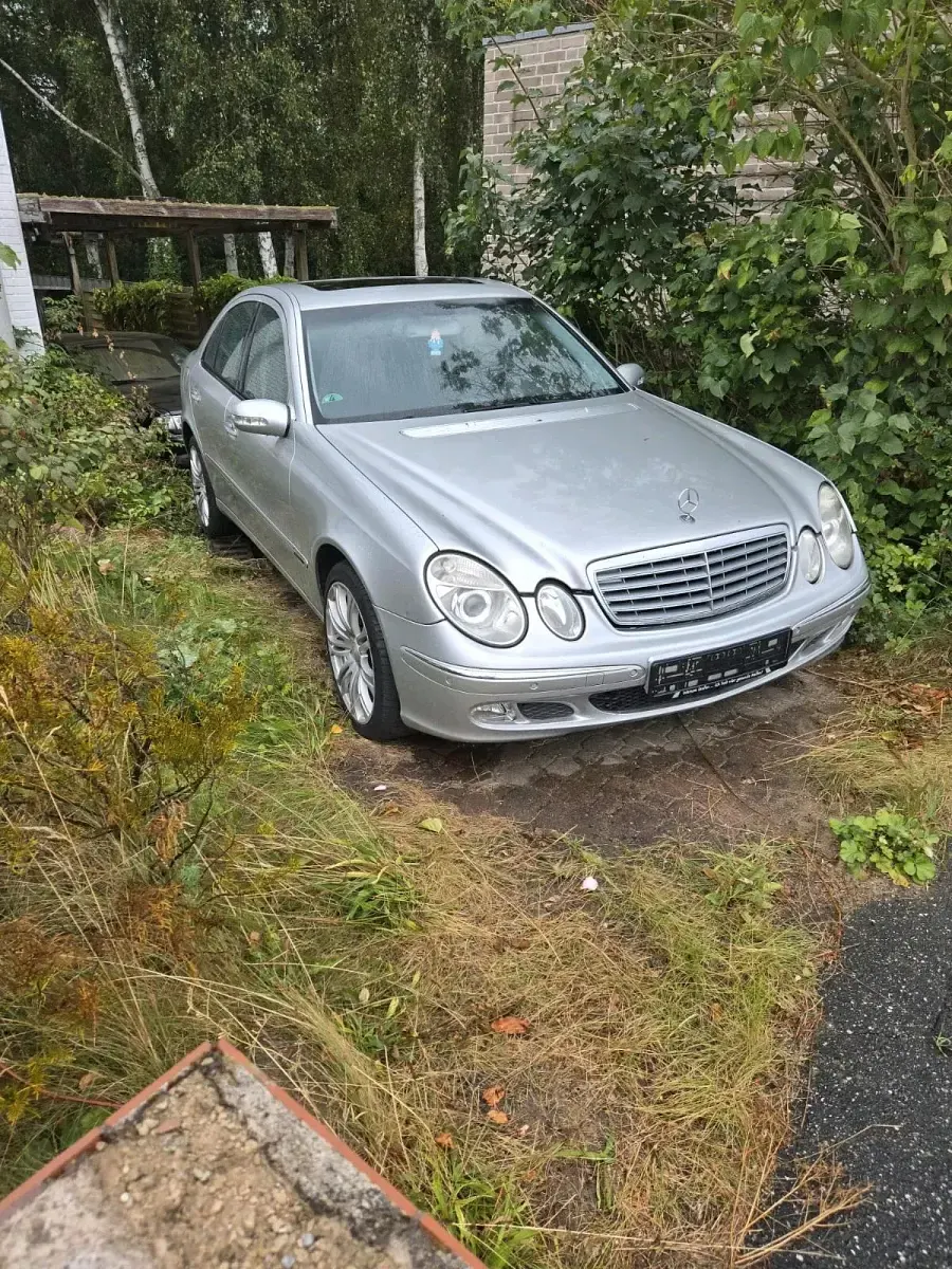 Gebraucht Mercedes E240 Elegance 180 PS (132 kW) 2004 Limousine