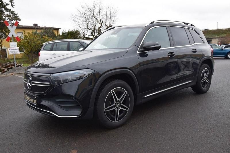 Schwarz Gebraucht 2023 Mercedes EQB250 AMG line SUV | 27.888 € (Teuer) - Bild 1/4