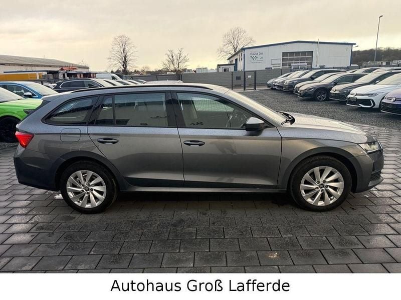 Gebraucht Skoda Octavia Selection 150 PS (110 kW) 2025 Grau Kombi