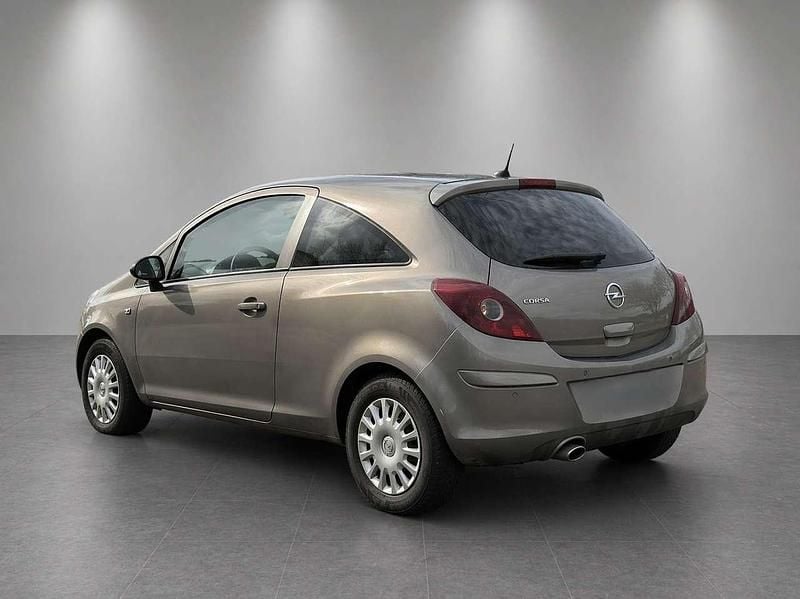 Usata Opel Corsa 90 CV (66 kW) 2014 Utilitaria
