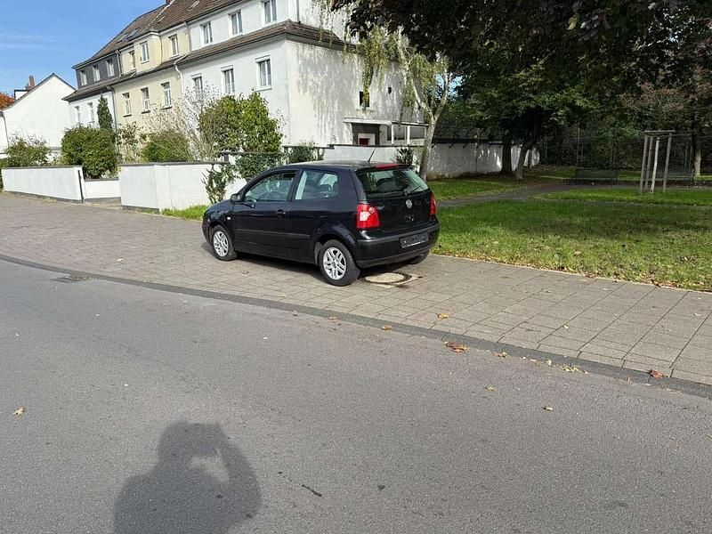 Schwarz Gebraucht 2004 VW Polo Highline Limousine | 1.799 € (Fairer Preis) - Bild 1/4