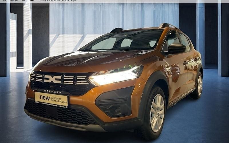 Gebraucht Dacia Sandero Essentiel 101 PS (74 kW) 2024 Orange Limousine