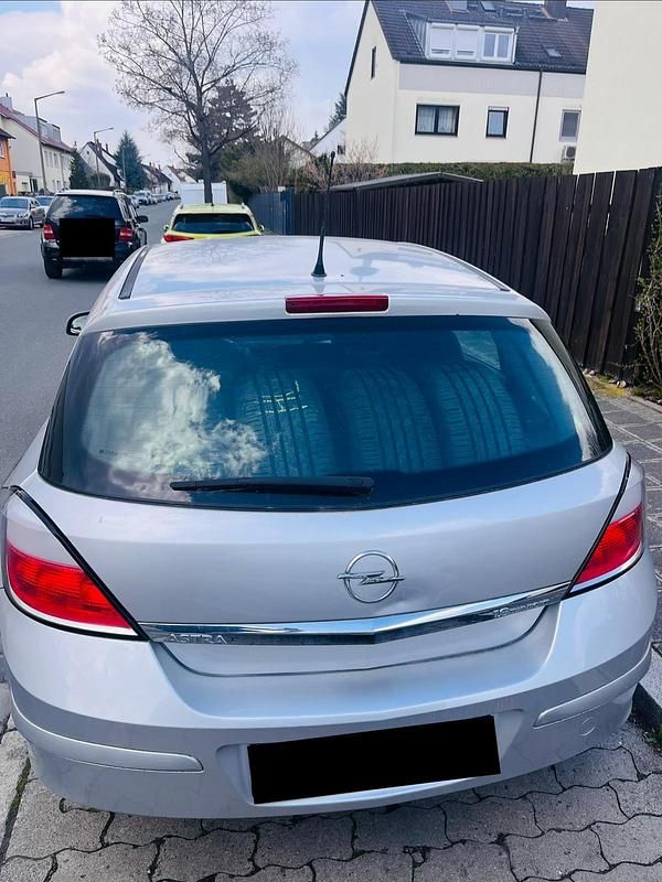 Gebraucht Opel Astra 111 PS (81 kW) 2005 Silber Kleinwagen