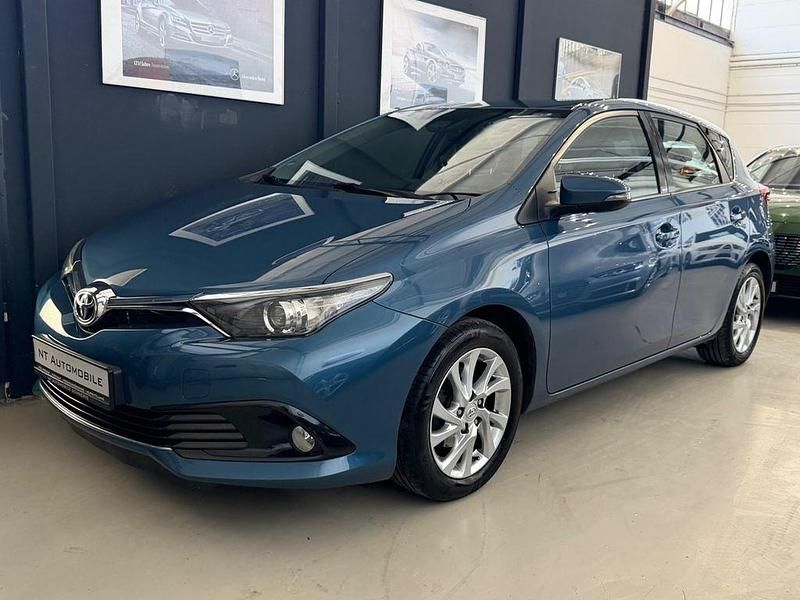 Gebraucht Toyota Auris Edition-S 116 PS (85 kW) 2017 Blau Limousine