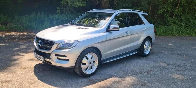 Silber Gebraucht 2012 Mercedes ML250 SUV | 11.999 € (Guter Preis) - Bild 1/4