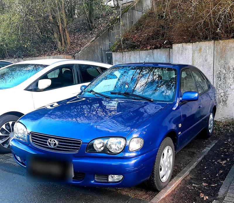 Gebraucht Toyota Corolla 97 PS (71 kW) 2001 Blau Limousine