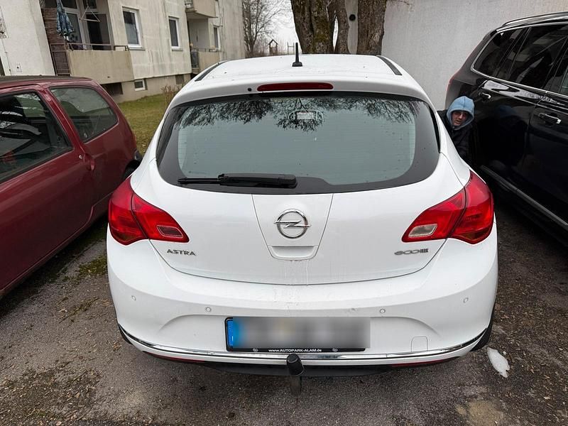 Gebraucht Opel Astra 120 PS (88 kW) 2014 Limousine