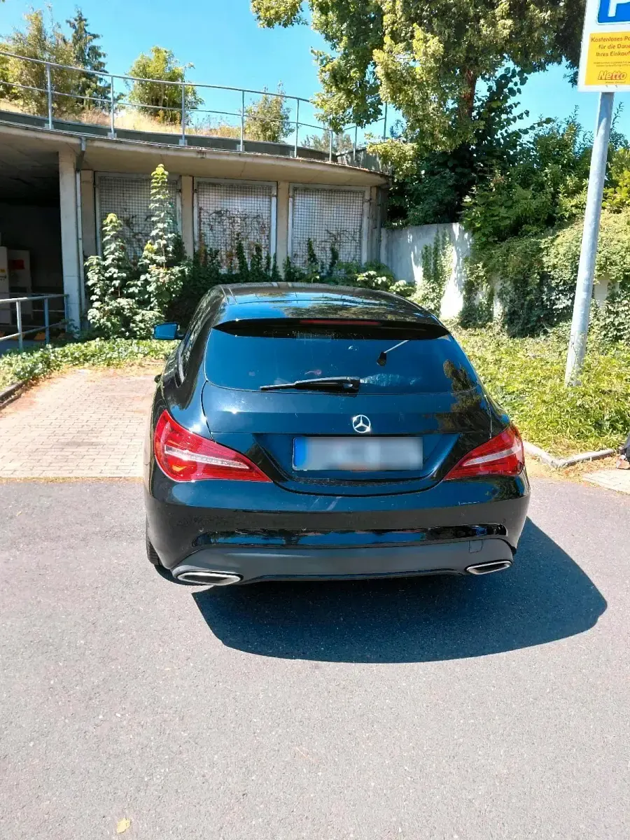 Gebraucht Mercedes CLA220 Shooting Brake 177 PS (130 kW) 2016 Schwarz Kombi