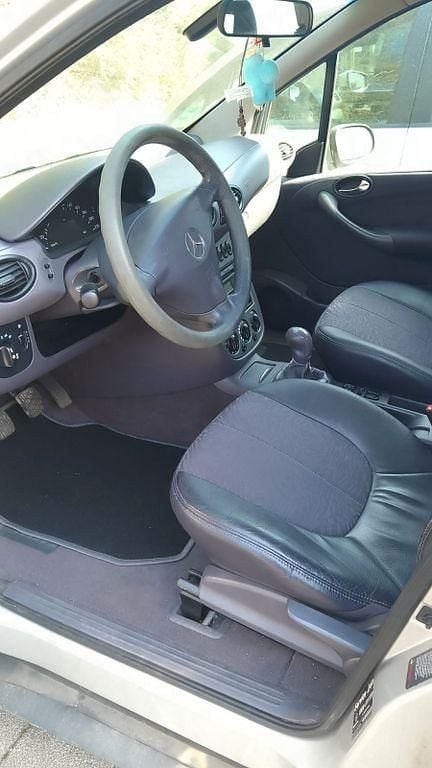 Gebraucht Mercedes A140 Avantgarde 82 PS (60 kW) 2003 Silber Kleinwagen