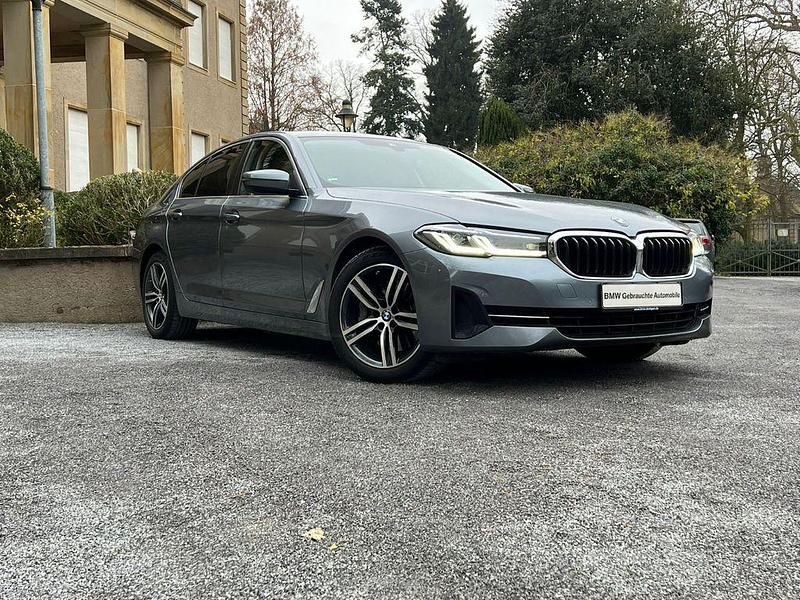 Gebraucht BMW 530 Sport Line 286 PS (210 kW) 2020 Bluestone metallic Limousine
