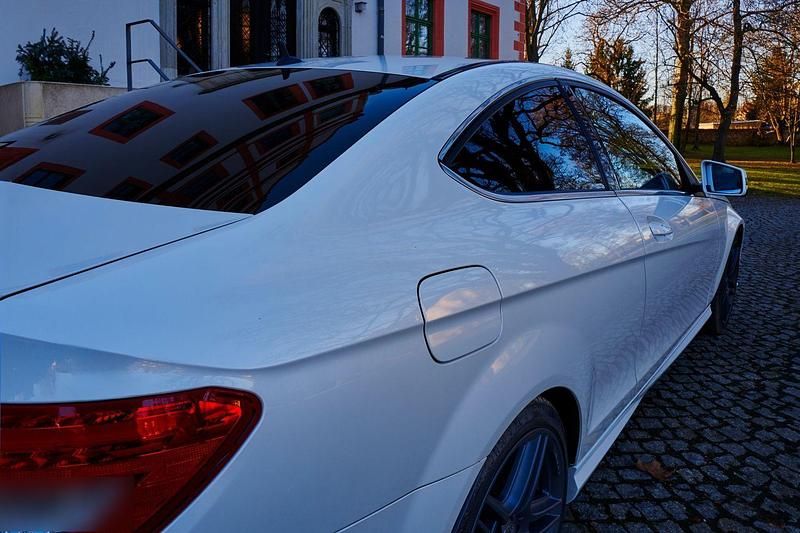 Gebraucht Mercedes C220 Edition 170 PS (125 kW) 2014 Weiß Coupé