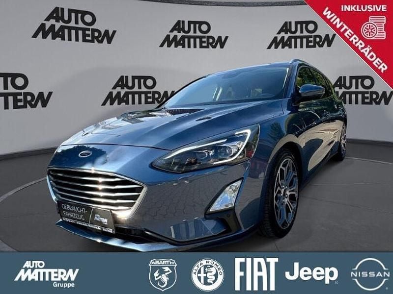Chromablau metallic (metallic) Gebraucht 2020 Ford Focus Titanium Kombi | 11.790 € (Fairer Preis) - Bild 1/4