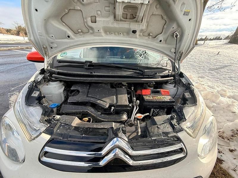 Gebraucht Citroën C1 SELECTION 69 PS (50 kW) 2016 Weiß Kleinwagen