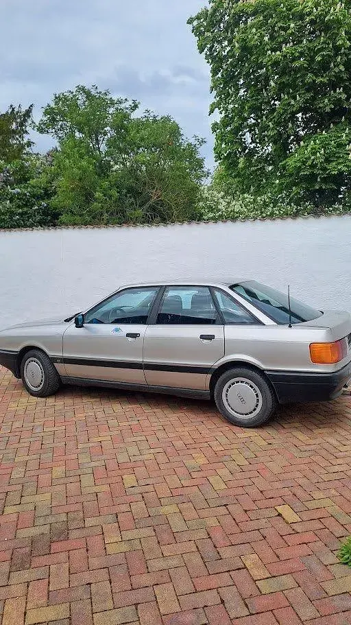 Używany Audi 80 90 KM (66 kW) 1986 Srebrny Sedan/Limuzyna