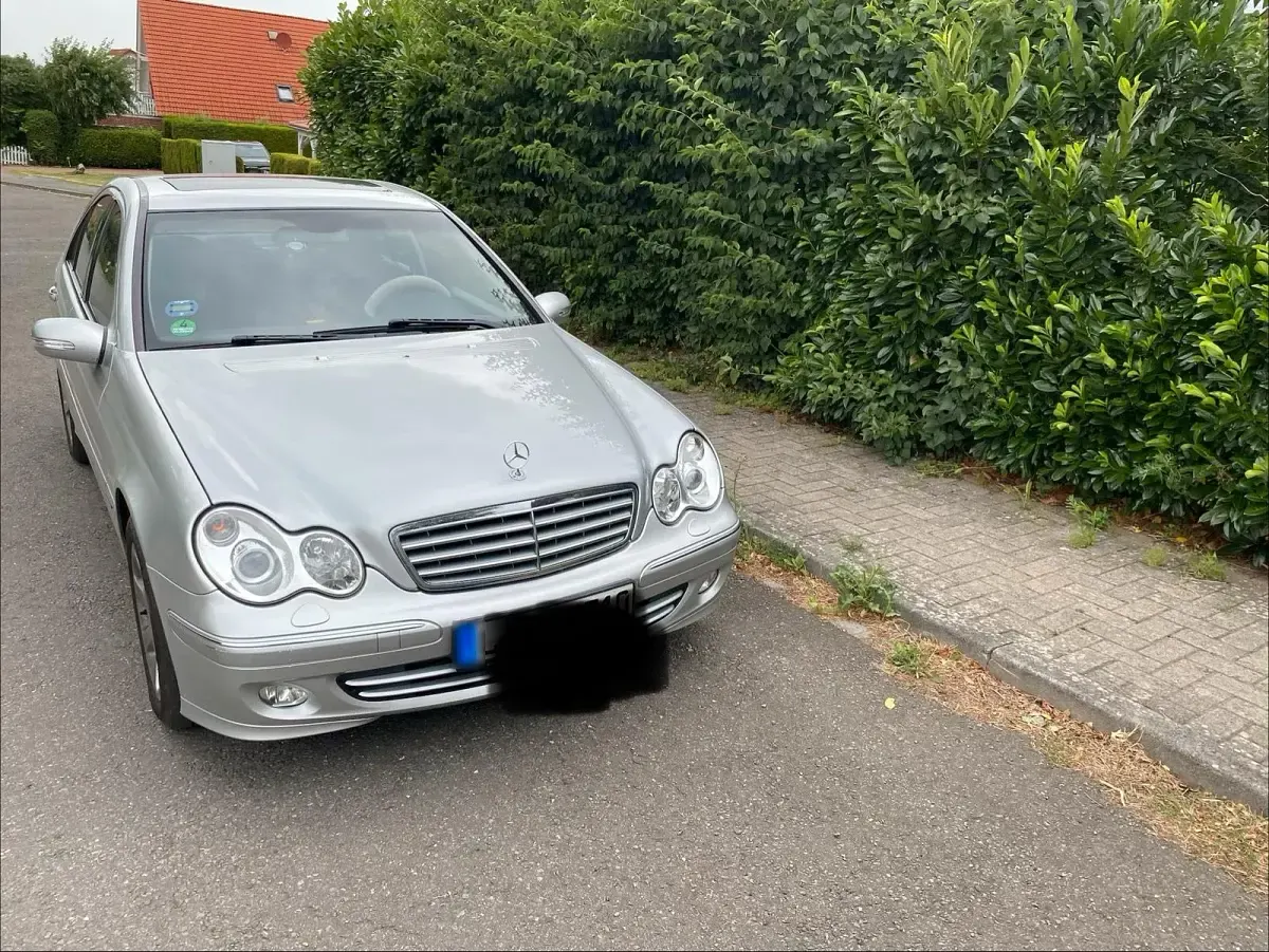 Gebraucht Mercedes 200 136 PS (100 kW) 2004 Silber Limousine