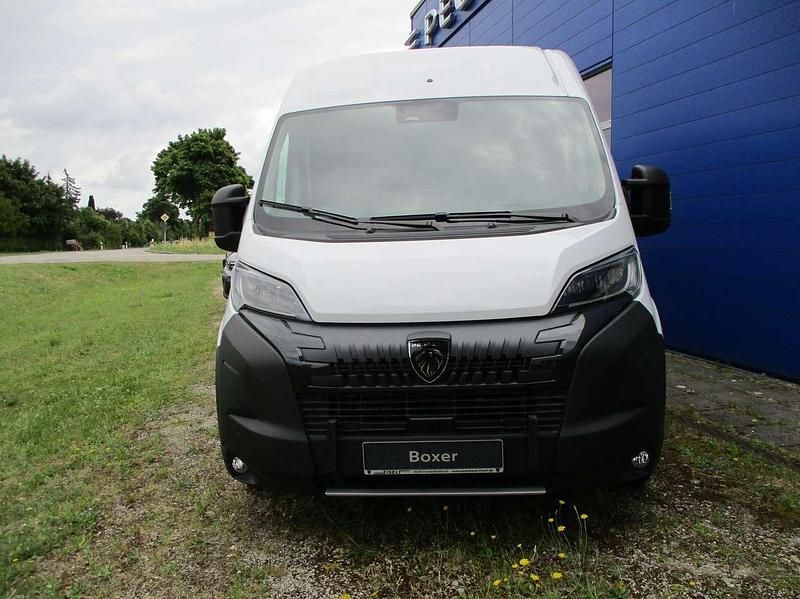 Gebraucht Peugeot Boxer 179 PS (131 kW) 2025 Weiss Van