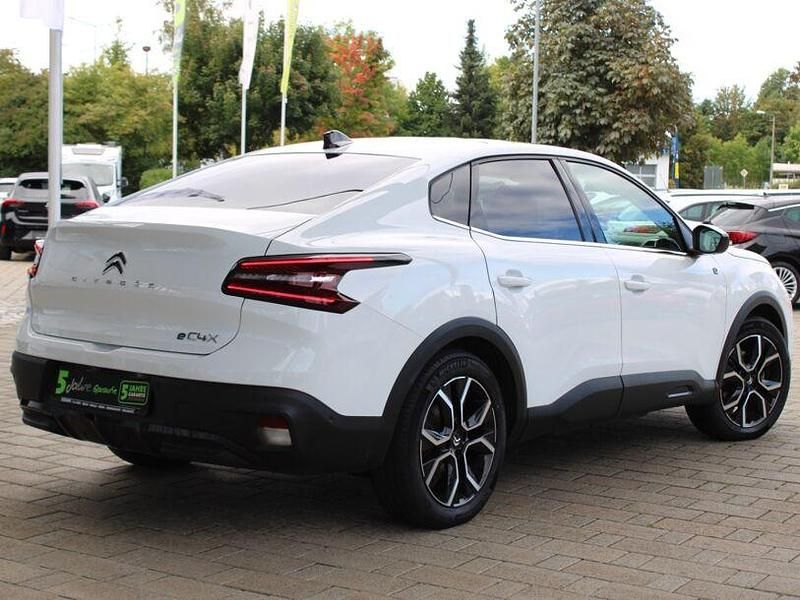 Gebraucht Citroën e-C4 Shine 100 kW (136 PS) 2023 Weiß banquise Limousine