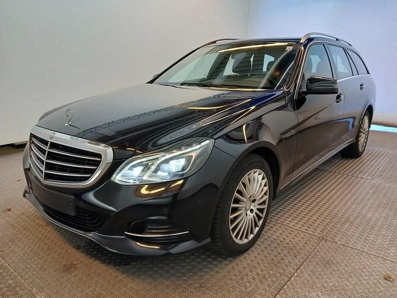 Gebraucht Mercedes E200 Elegance 136 PS (100 kW) 2014 Schwarz Kombi