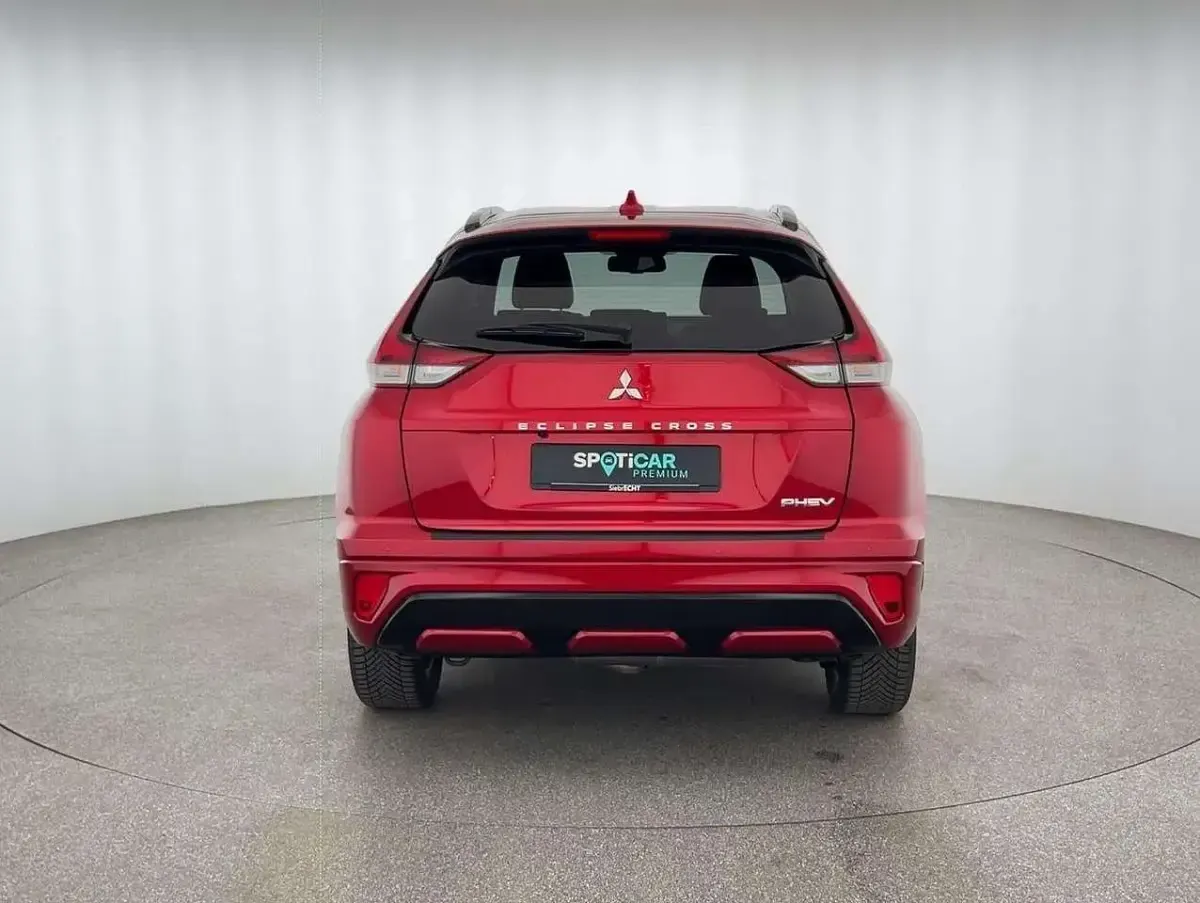 Gebraucht Mitsubishi Eclipse Cross Plus 188 PS (138 kW) 2022 Rot SUV