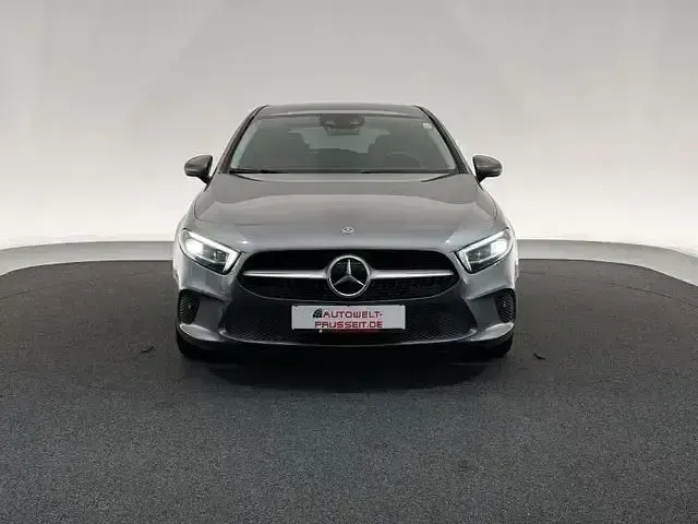 Używany Mercedes A220 190 KM (139 kW) 2019 Szary Sedan/Limuzyna