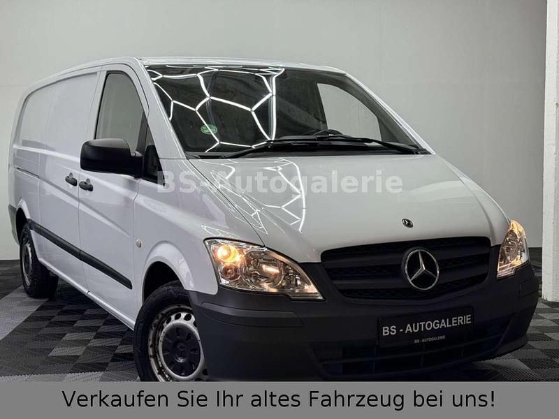 Weiß Gebraucht 2011 Mercedes Vito Van / Kleinbus | 9.290 € (Fairer Preis) - Bild 1/4