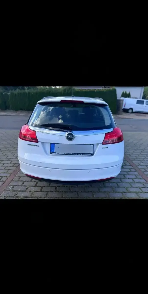 Gebraucht Opel Insignia Sport 220 PS (161 kW) 2012 Weiß Kombi