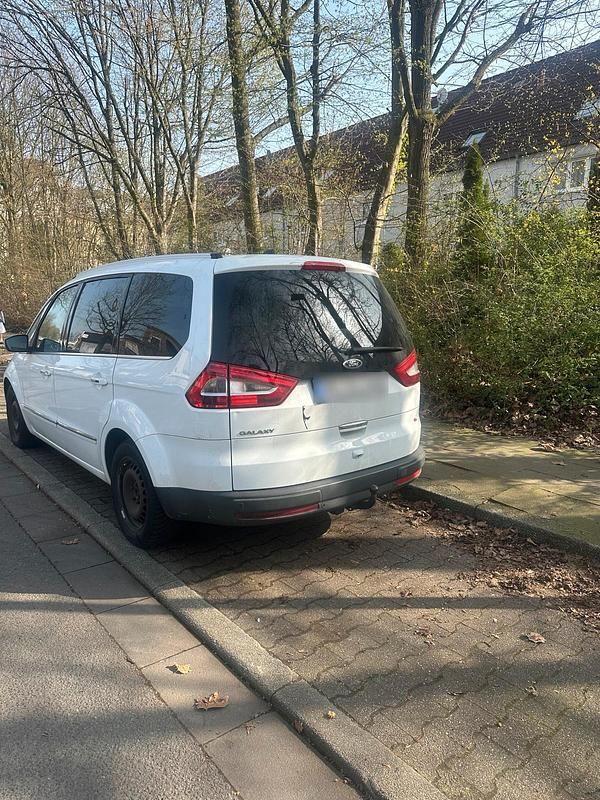 Gebraucht Ford Galaxy 140 PS (102 kW) 2013 Weiß Van / Kleinbus