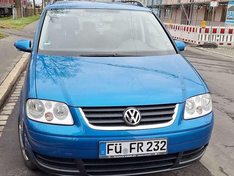 Blau Gebraucht 2005 VW Touran Trendline Van / Kleinbus | 2.950 € (Etwas zu teuer) - Bild 1/1