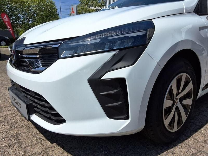 Neu Mitsubishi Colt 67 PS (49 kW) 2025 Weiß Limousine