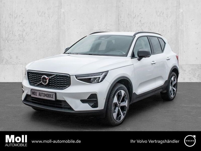 Weiss Gebraucht 2023 Volvo XC40 Plus SUV | 38.380 € (Fairer Preis) - Bild 1/4