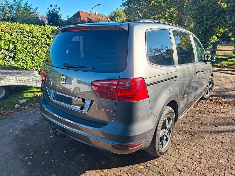 Grün Gebraucht 2012 VW Sharan Van / Kleinbus | 12.400 € (Fairer Preis) - Bild 1/4