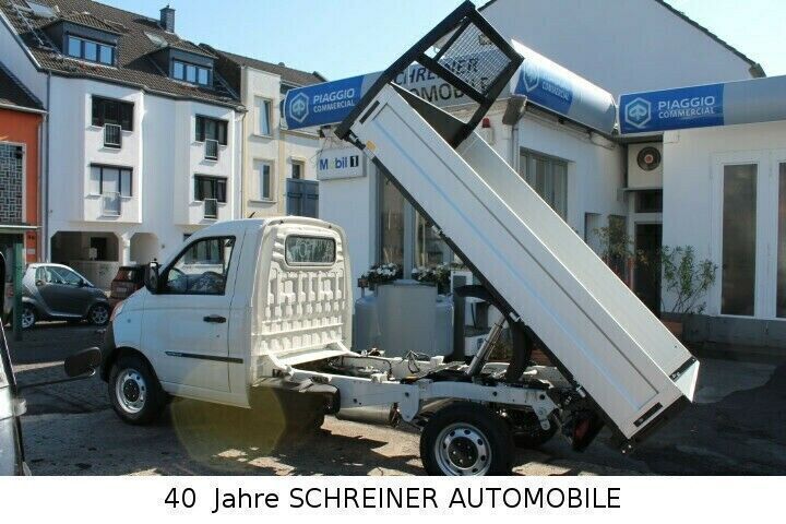 Weiß Gebraucht 2022 Piaggio Porter SUV | 28.990 € (Etwas zu teuer) - Bild 1/4
