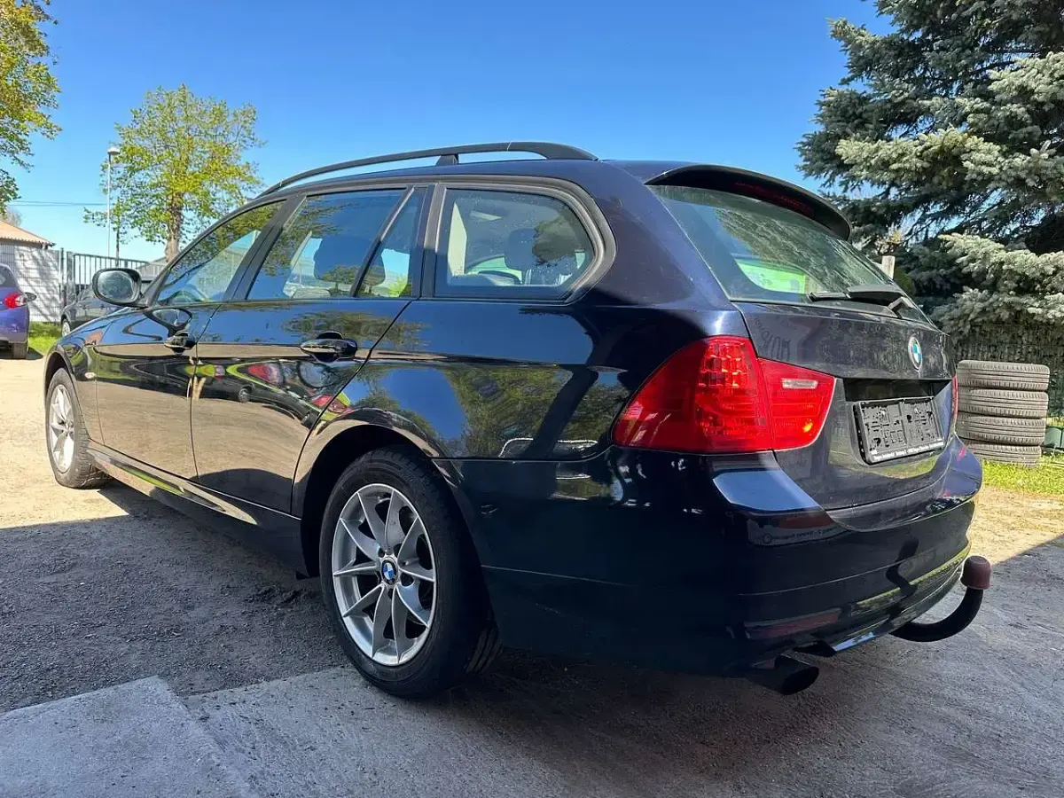 Usata BMW 318 143 CV (105 kW) 2010 Blu Station wagon